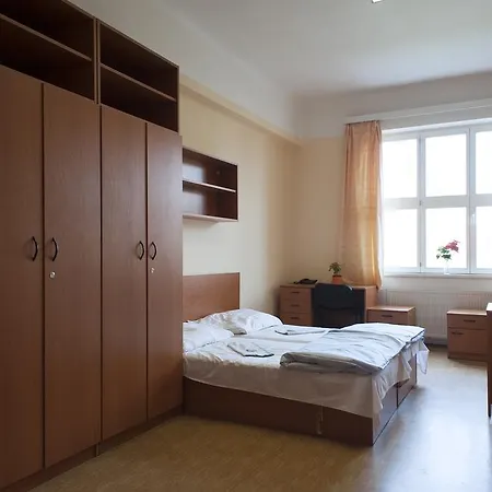 Roosevelt Hostel *