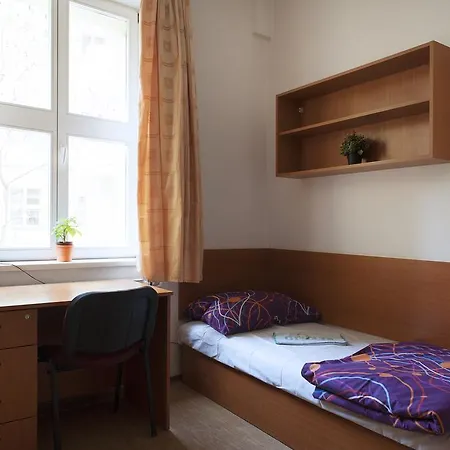 Roosevelt Хостел *